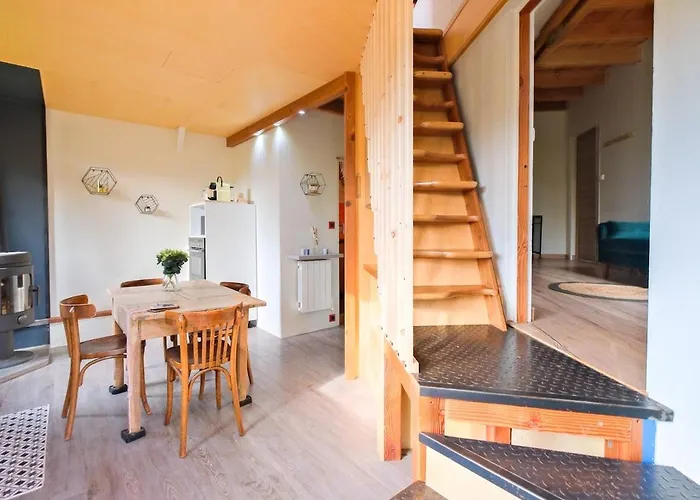 Le Petit شاليه *